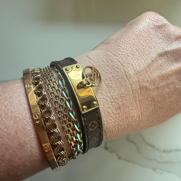 Just Dropped! Authentic Louis Vuitton Monogram Logomania Bracelet - Picture 12 of 13